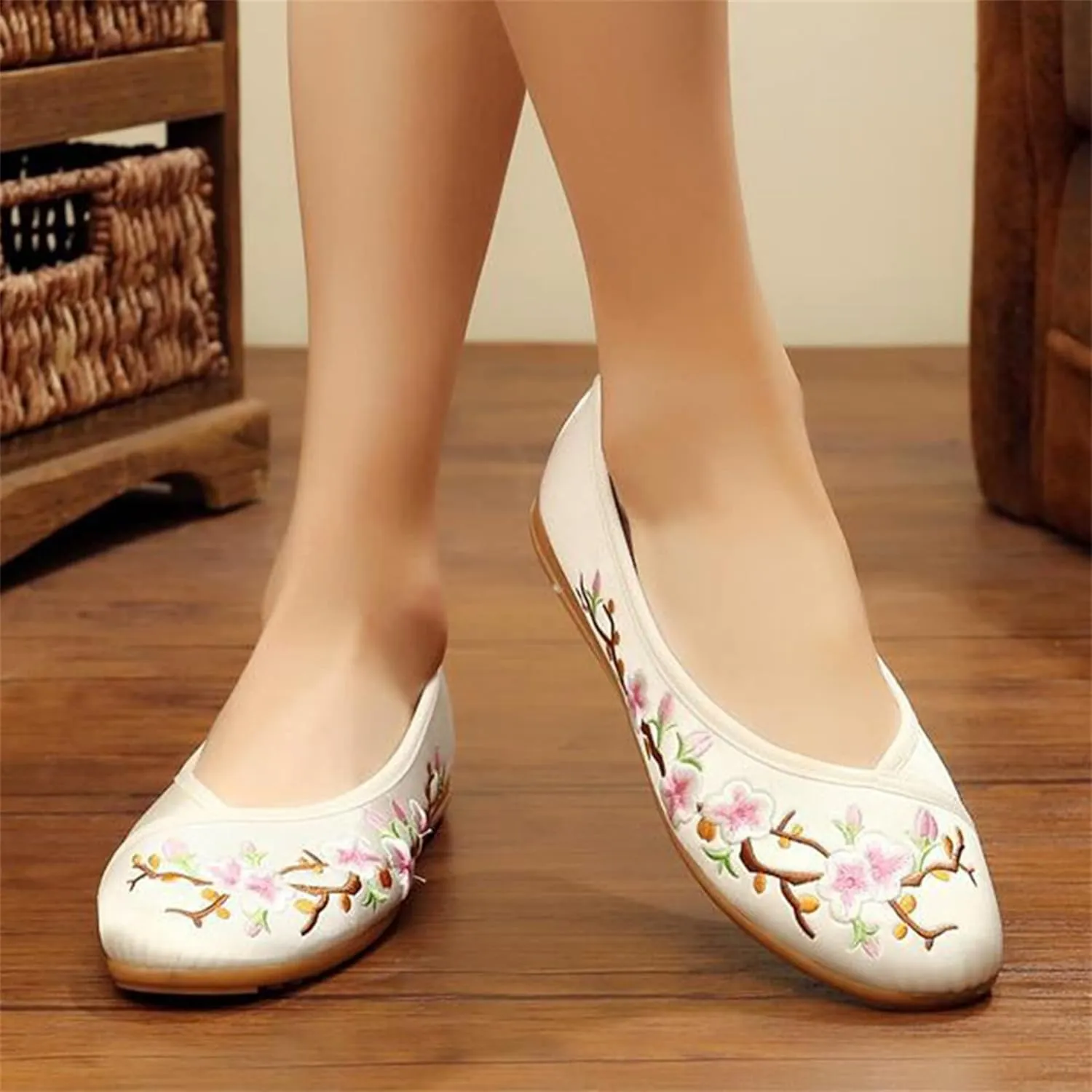 LUXINYU Women's Slip on Flats,Traditional Chinese Style Embroidered Round Toe Ballet Flats Shoes