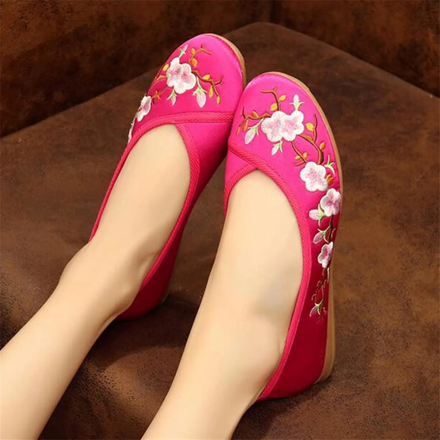 LUXINYU Women's Slip on Flats,Traditional Chinese Style Embroidered Round Toe Ballet Flats Shoes