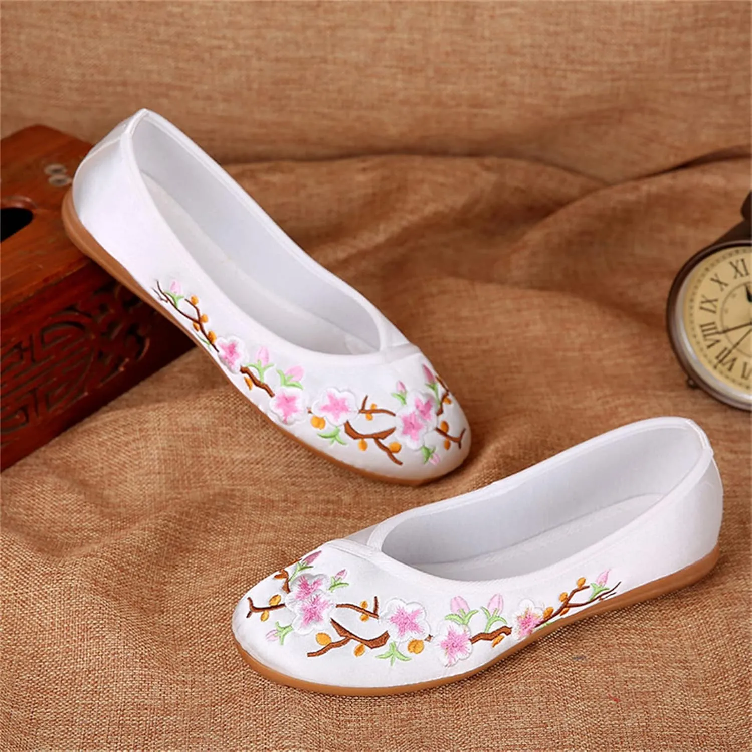 LUXINYU Women's Slip on Flats,Traditional Chinese Style Embroidered Round Toe Ballet Flats Shoes