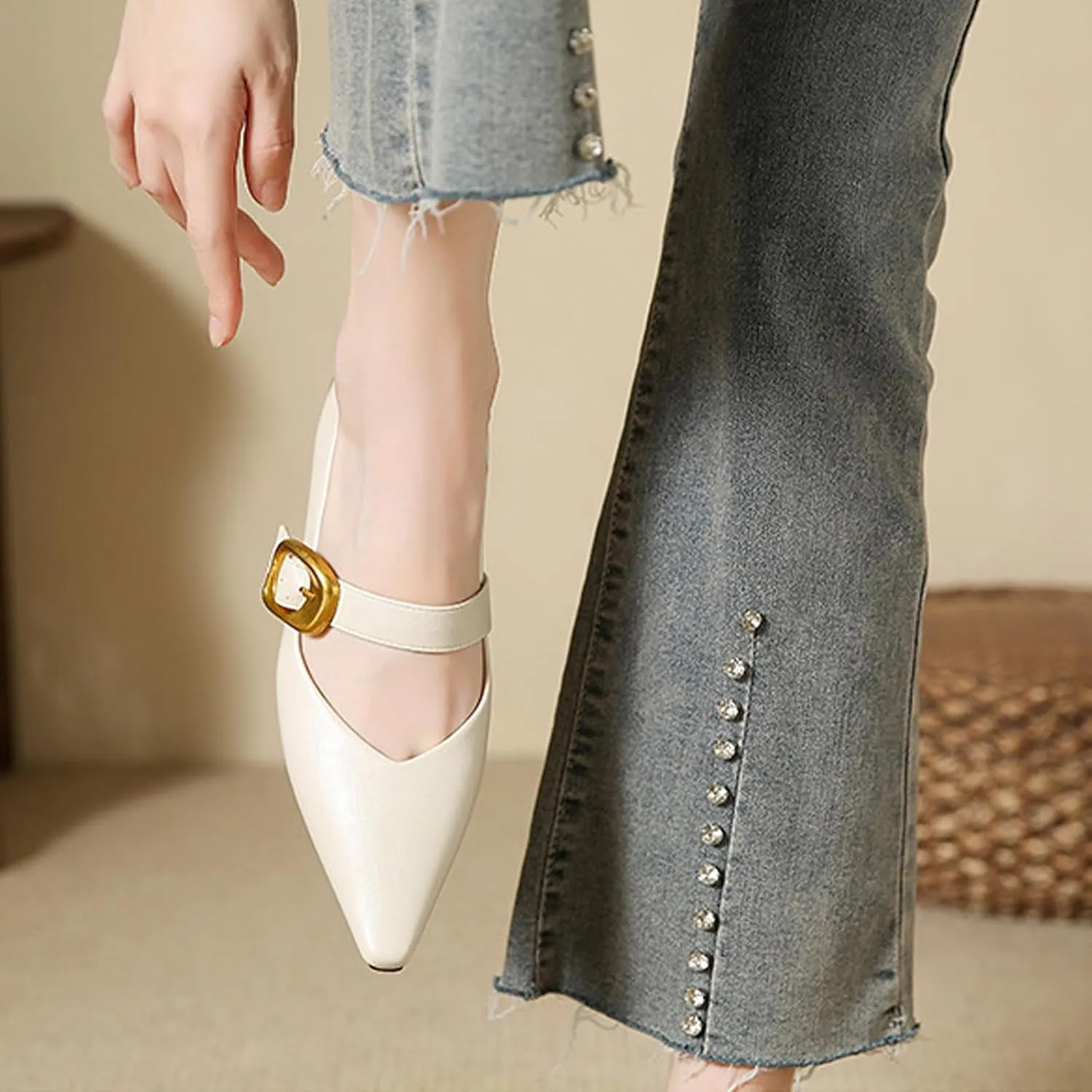 Women's Leather Closed Pointed Toe Mary Jane Flat Shoes Adjustable Buckle Slip On Comfortable Ballet Flats Casual Work Wedding Party Dress Shoes